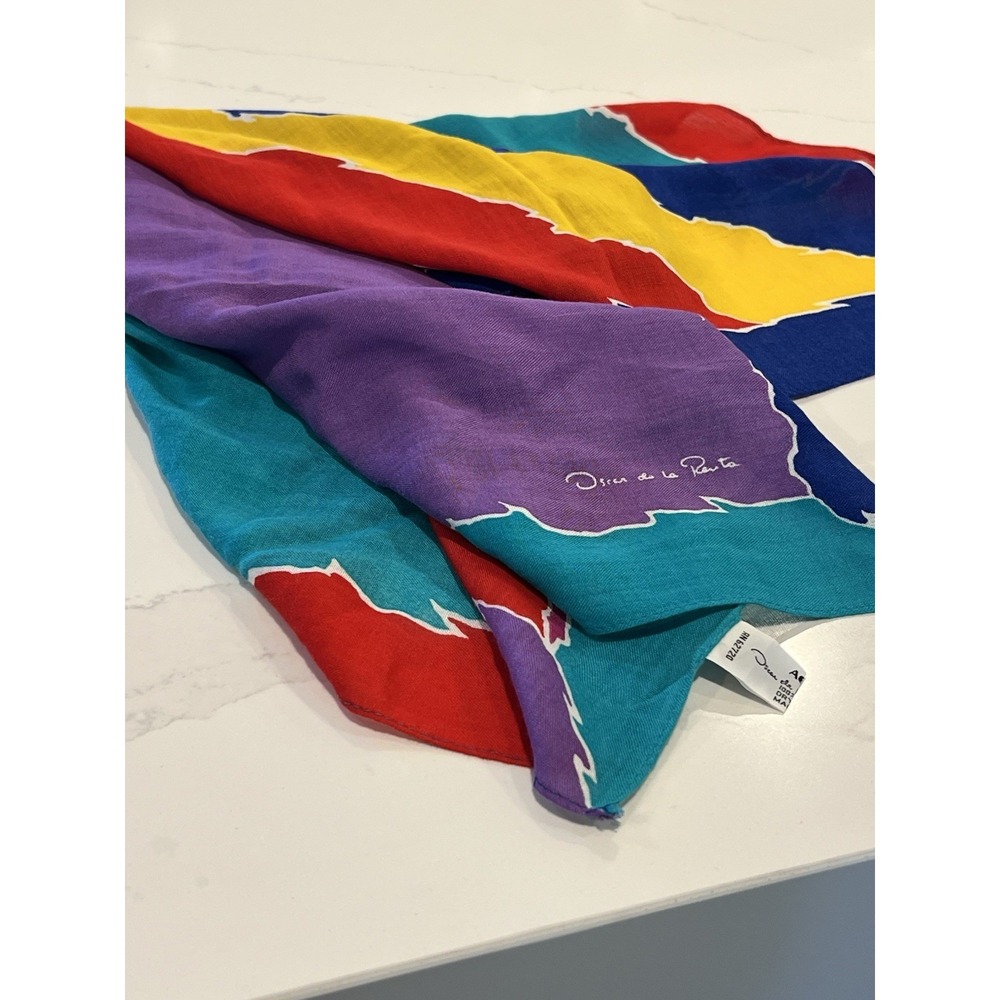 Vintage Oscar De La Renta Scarf 100% Rayon Size 31x31 Multicolor